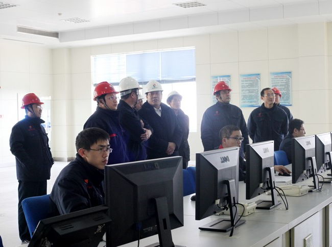 济宁矿业集团总经理张广宇到济矿民生热能节日慰问