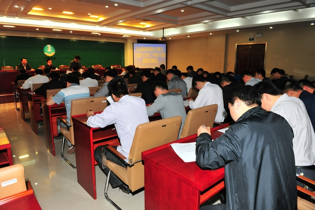 鲁西分局对运河煤矿《煤矿矿长保护矿工生命安全七条规定》宣贯工作进行督查