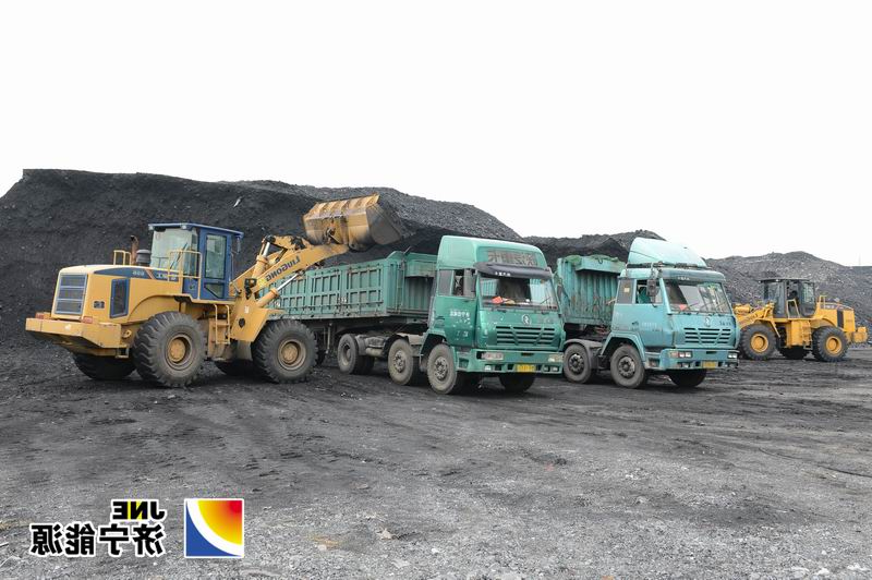 安居煤矿首日煤炭销售发运过万吨