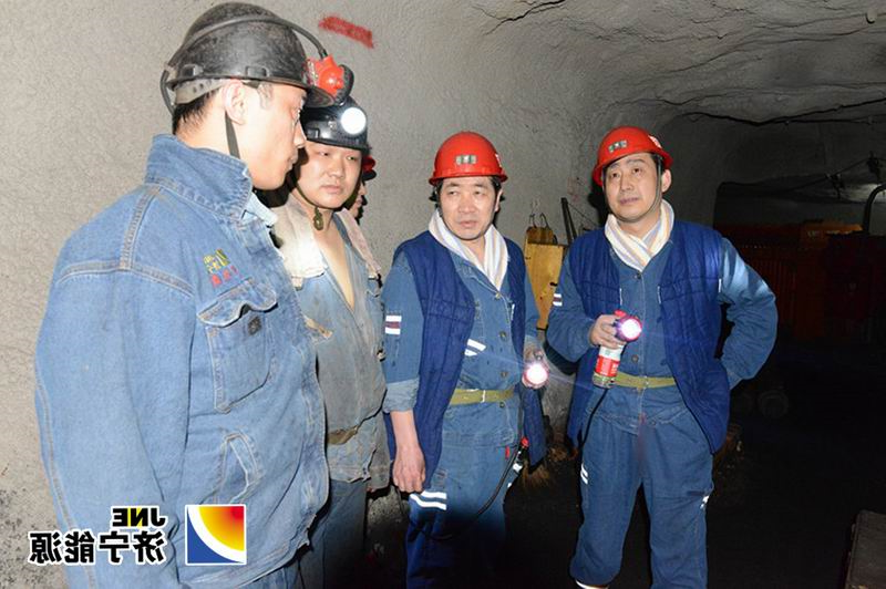 虢洪增到霄云煤矿检查指导工作，指出要守住两条线、突出做好两项重点工作