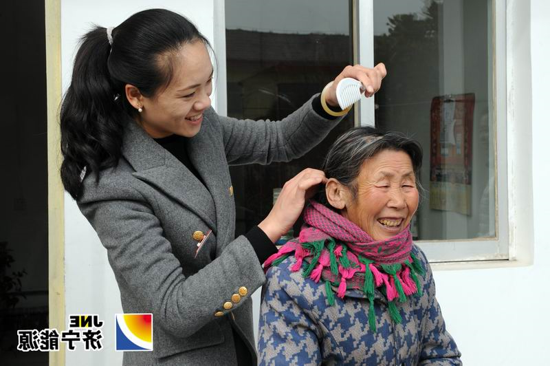 鹿洼煤矿团委开展系列学雷锋活动