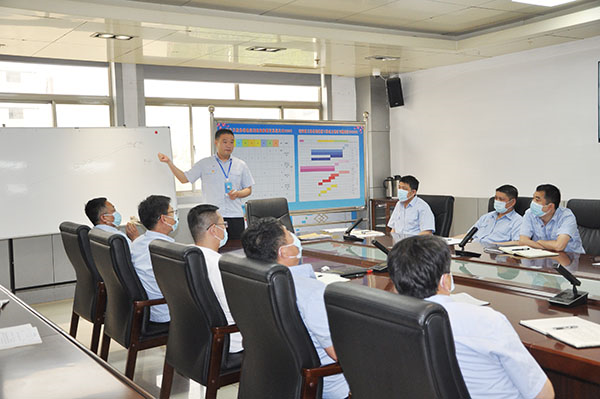 1653531251476413.jpg 花园煤矿领导干部践行“一线工作法”为管理人员上了一堂 实用“安全教育课”..JPG