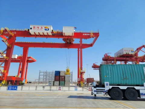 每小时25.22箱！龙拱港场桥单机作业效率创新高