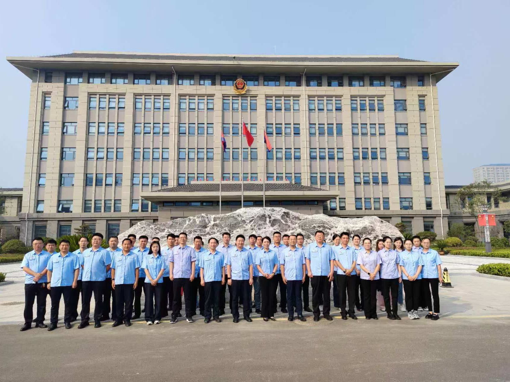 1729237892505709.jpg d8114050fbec8ba06f9e9f50b3245ee.jpg