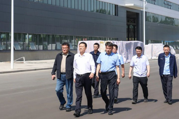 张广宇带队到智慧新钢、济州粮食产业园召开现场推进会