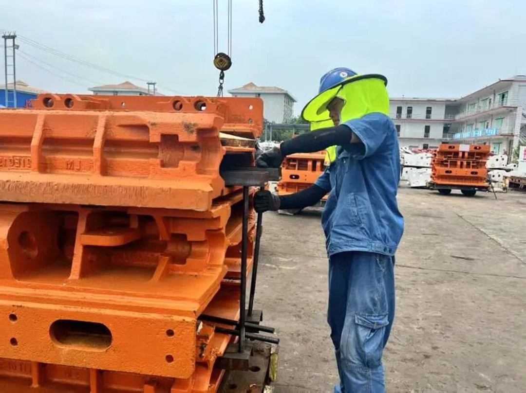 1760682892103086.jpg 01.jpg